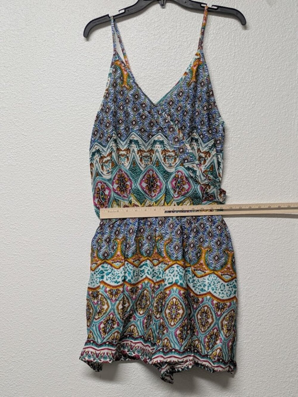 Women's Romper Sleeveless V-Neckline Faux Wrap Multicolor Geometric Pattern